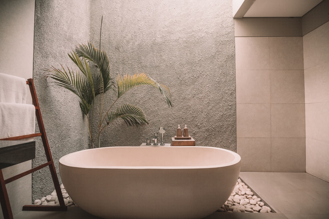 Lake Las Vegas Bath Suite — Freestanding tub
