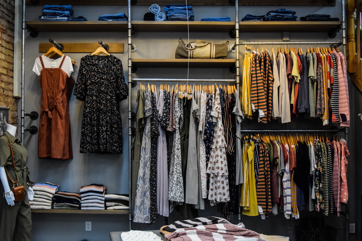 Arts District Retail Build-Out — Fit-out & millwork